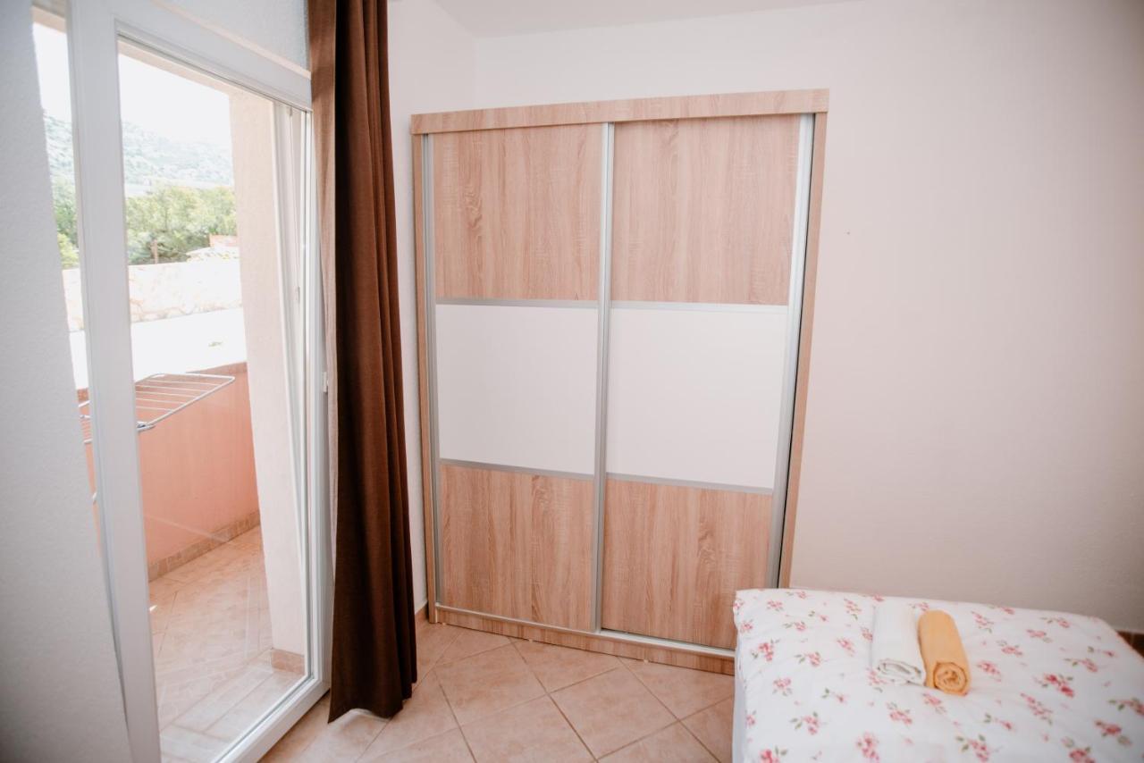 Apartmens Leona Leilighet Karlobag Eksteriør bilde